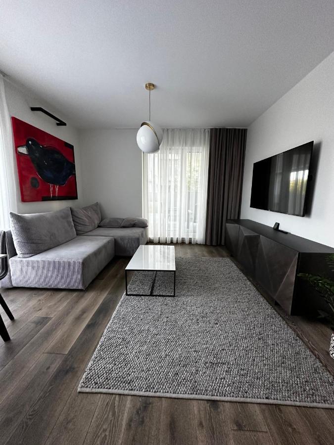 ורשה Apartament Vip Wola מראה חיצוני תמונה
